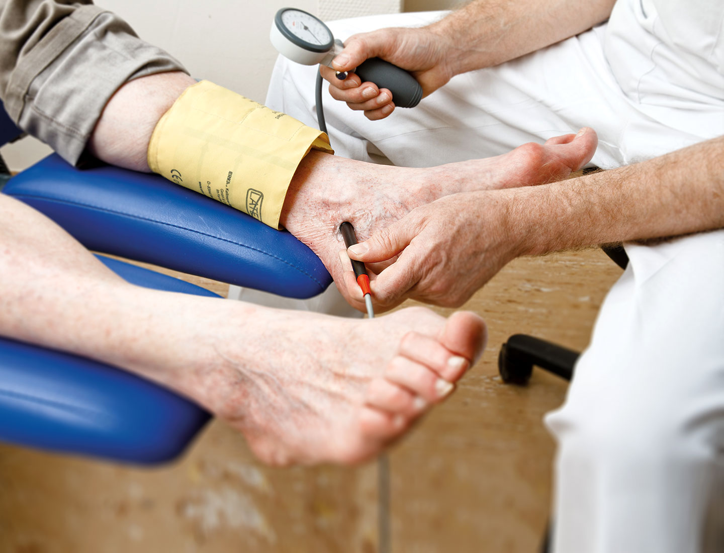 Untersuchung der Beine bei arteriellem Ulkus