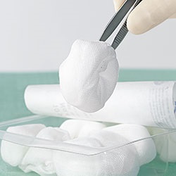 Sterile Tupfer zur Wundversorgung