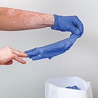 Entsorgung von Einweghandschuhen im Müll