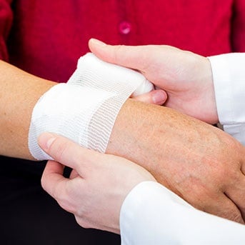 Definitive Wundversorgung durch einen Arzt