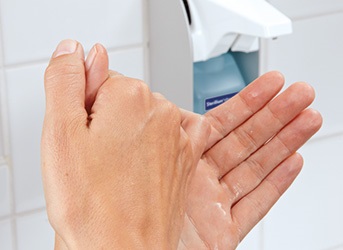 Händedesinfektion mit Sterillium